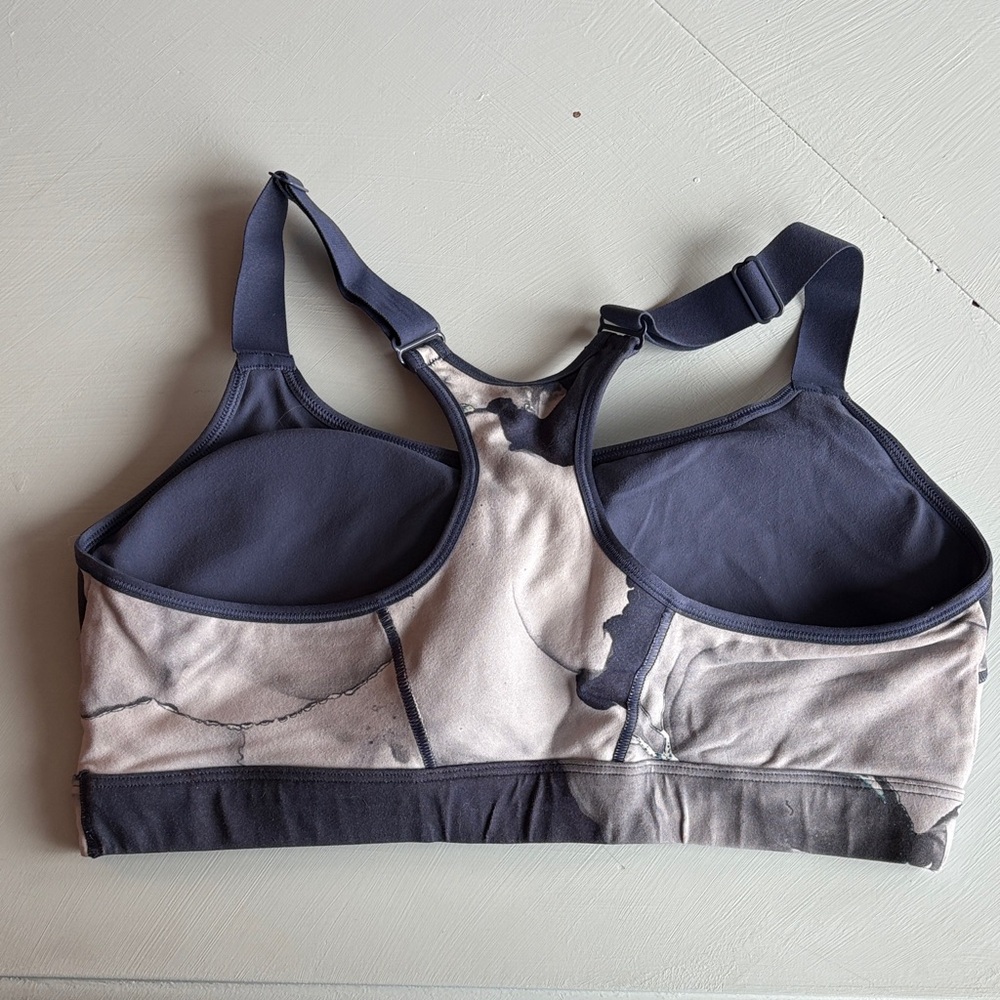 Under Armour Marble Pattern Sports Bra in Gray and Black - Picture 3 of 3